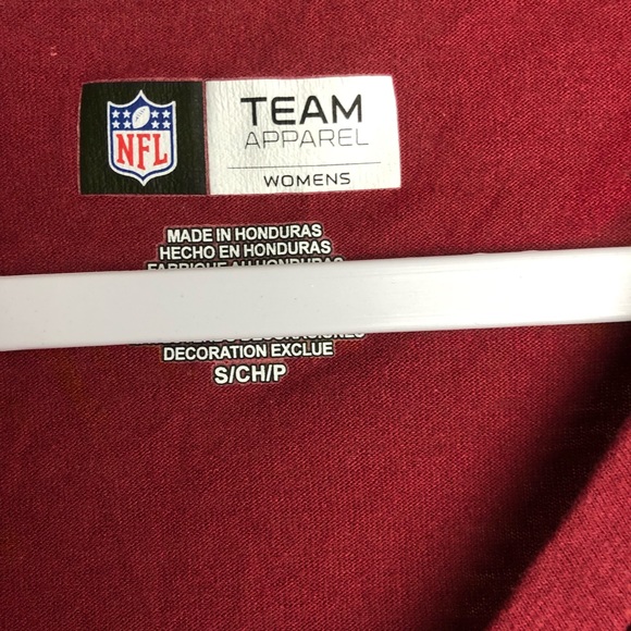 NFL Washington Redskins Women's V Neck Burgundy and Gold Tshirt Size Small - Picture 7 of 10